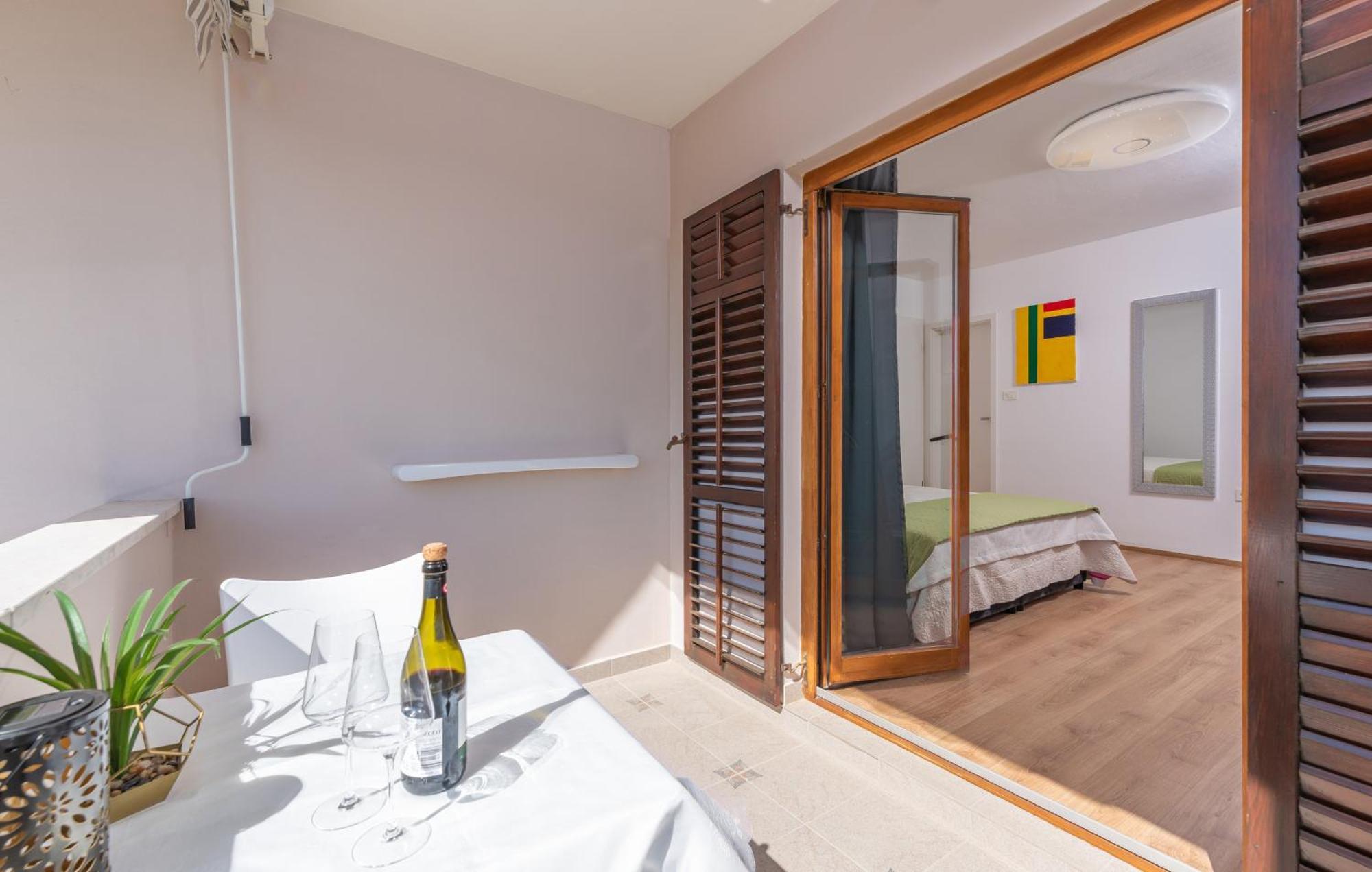 Apartments Viktor Porec Bagian luar foto