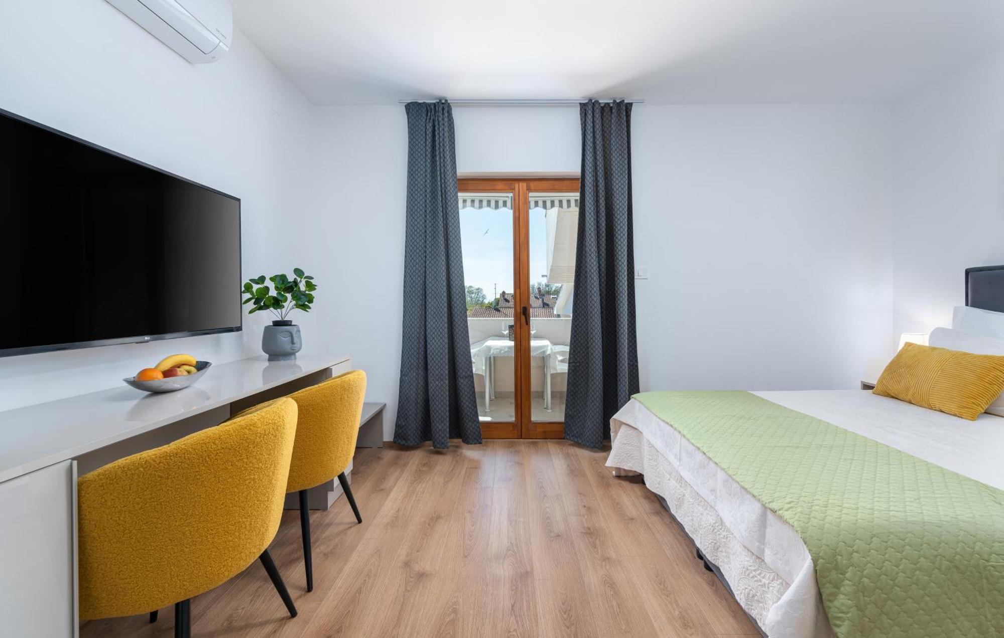 Apartments Viktor Porec Bagian luar foto