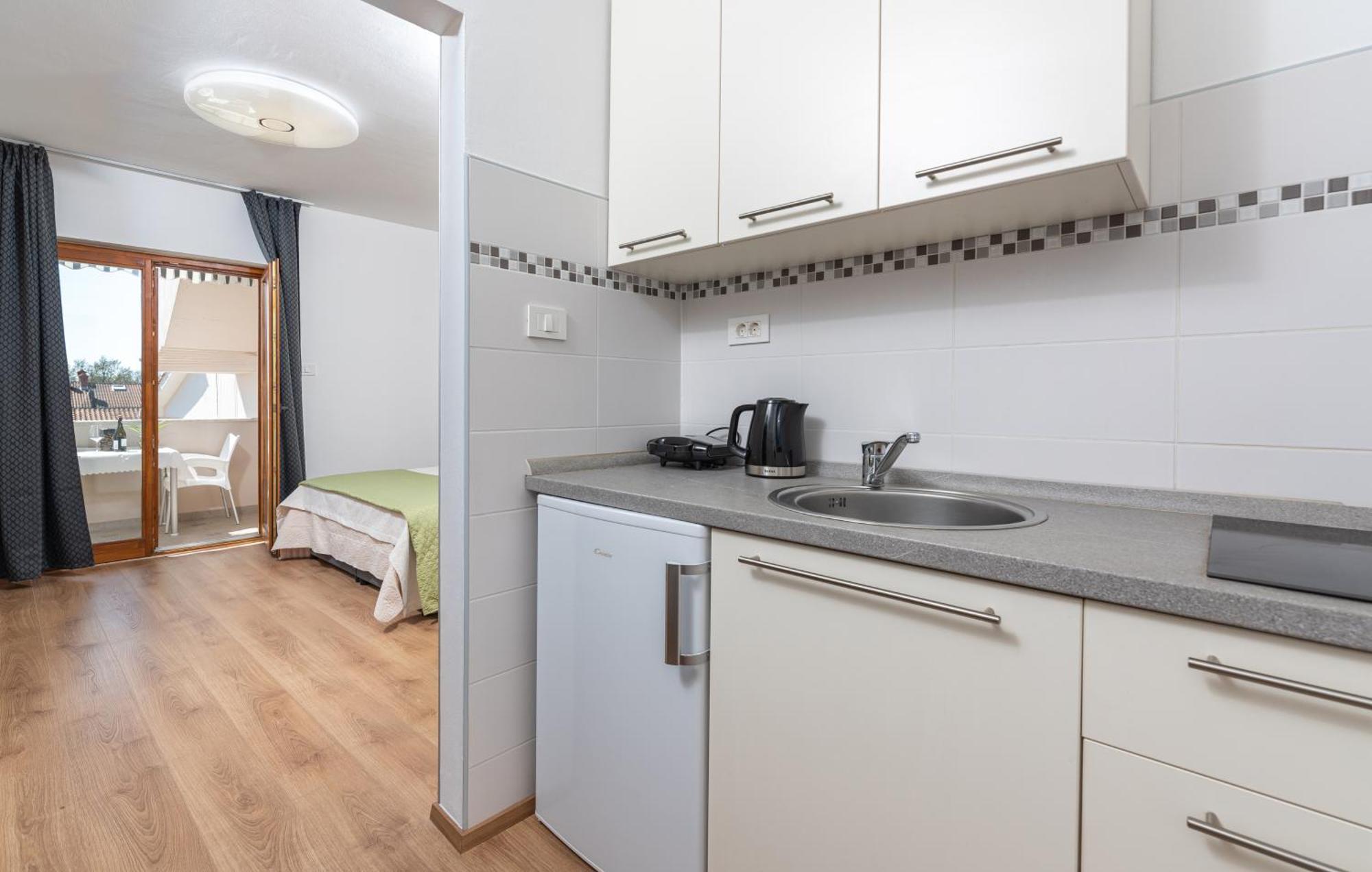 Apartments Viktor Porec Bagian luar foto